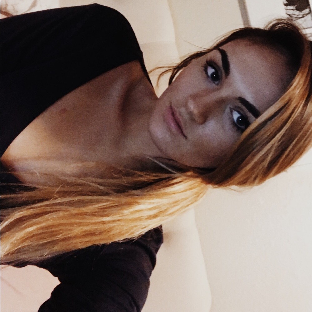 Meet your Posher, Cassandra